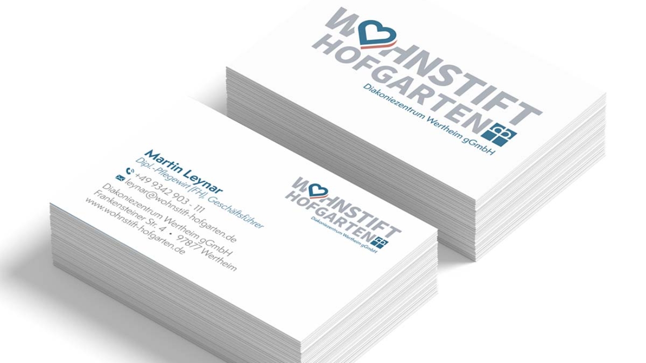 Mockup-Grafik Visitenkarten Wohnstift Hofgarten