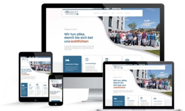 Mockup-Grafik mit verschiedenen Bildschirmgrößen der Website Wohnstift Hofgarten.