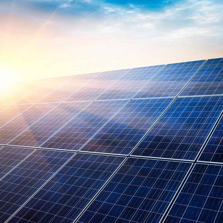 EKS Solartechnik Imagemotiv mit PV-Modulen